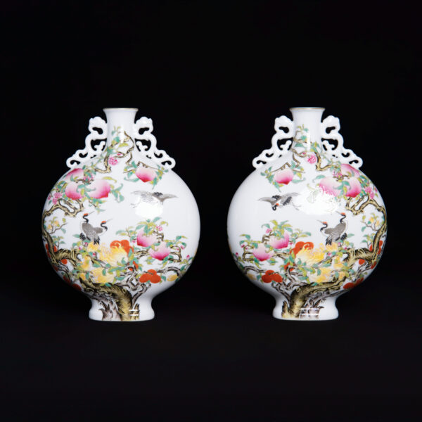 (From an Old Collection) A Pair of Famille Rose Moon Flasks with Crane and Dragon Handles, Decorated with the Motif of the Three Abundances (Auspiciousness, Prosperity, and Good Fortune)