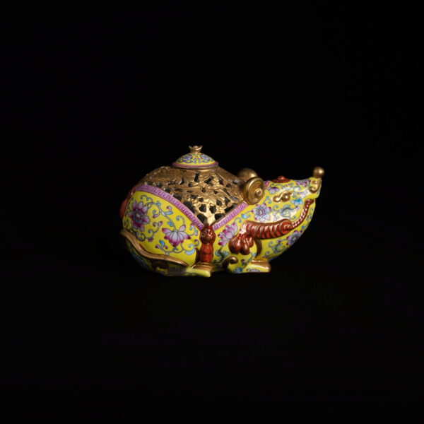 (From an Old Collection) Yellow-Ground Famille Rose Incense Burner in the Shape of a Mouse, Adorned with Gilt and Openwork