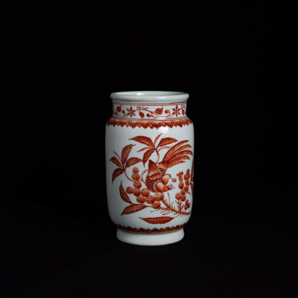 (From an Old Collection)Straight-Sided, Robust Jar with Iron-Red Enamel Decoration of Paradise Flycatchers and Loquats