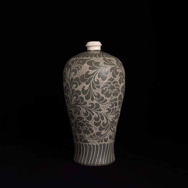 (From an Old Collection) Cizhou Kiln Tradition: Black-Glazed Meiping Vase with Carved White Scrolling Peony Decoration