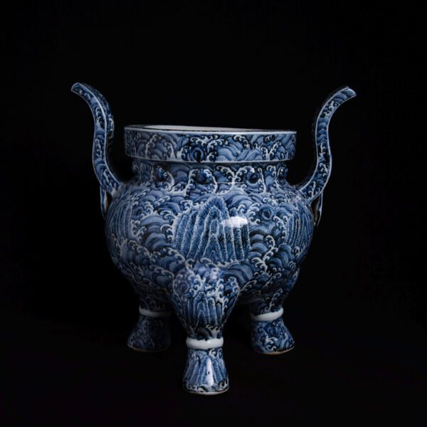 (From an Old Collection)Yongle Blue Porcelain Scroll-Form Wave Pattern Tower-Ended Three-Tiered Incense Burner with Cliff-like Design