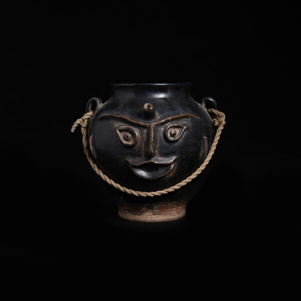 (From an Old Collection)Black Glazed Plated Human Face Pattern Incised Teapot