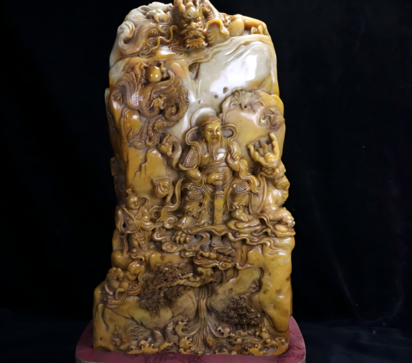 Tianhuang stone with gold and silver inlaid and carved as the True Martial Emperor