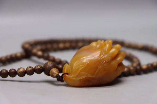 Tianhuang Buddha Palm Bead with Red Root Sandalwood Chain