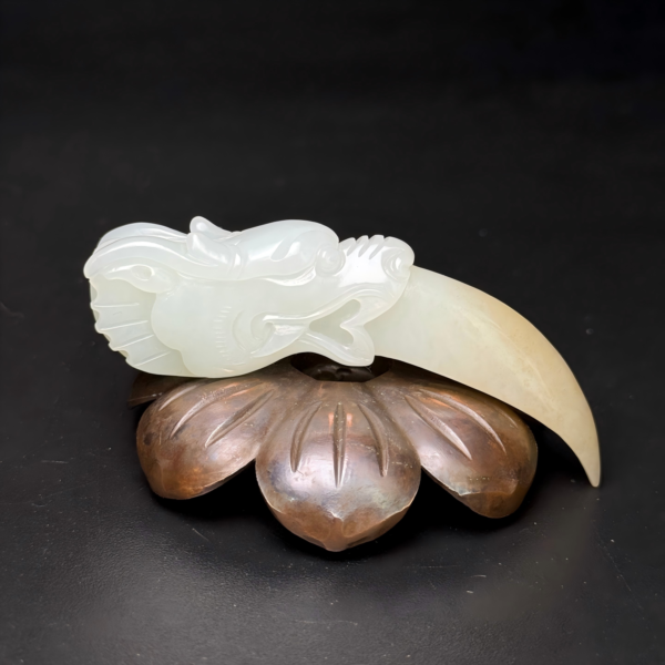 Huating Jade Dragon Tooth Jade Pendant