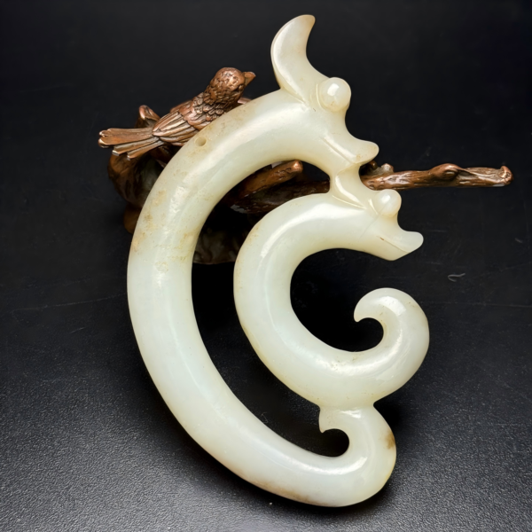 Heitan jade - the best in the world, the "Dragon Jade" and the "Pig Dragon"