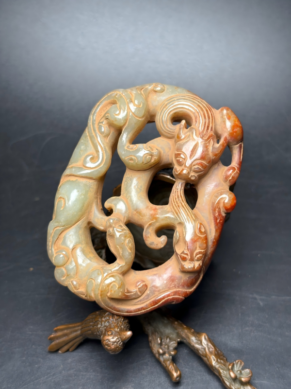 Huating Jade Three Dragons Guarding the Lord