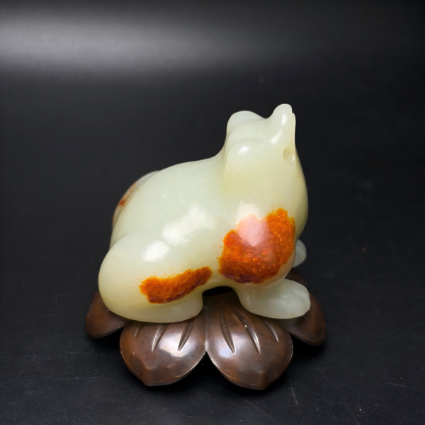 Heitan Jade Frog Sculpture