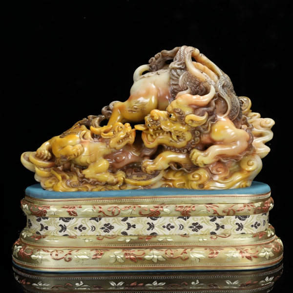 Tianhuang stone multi-colored exquisite carved dragon figurine