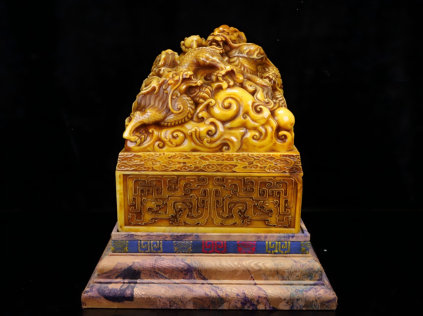 Tianhuang Stone Dragon Traveling Around the World Seal Artwork