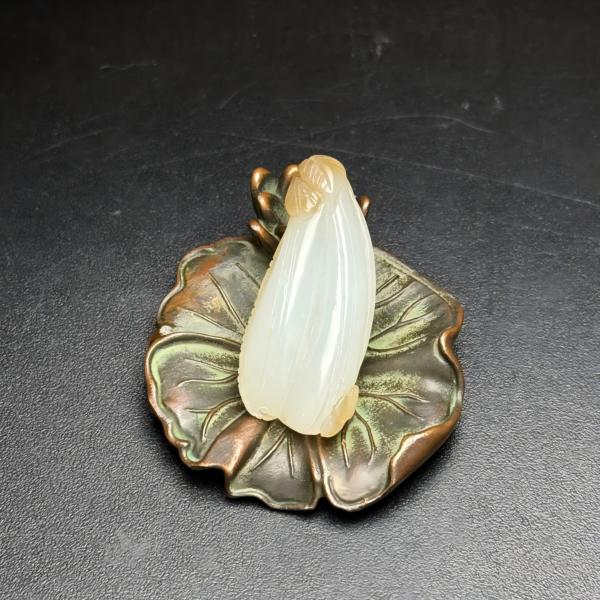 Heitan jade cucumber pendant
