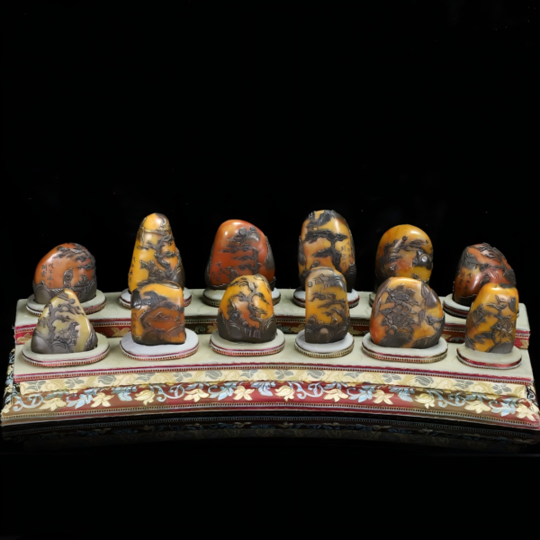 Shoushan stone red field yellow black and gold skin exquisite carving of visiting friends set-in seal