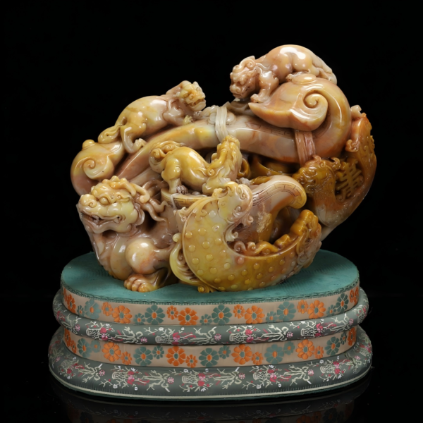 Yellow田 stone red-colored field-shaped carved mythical beast decorative piece