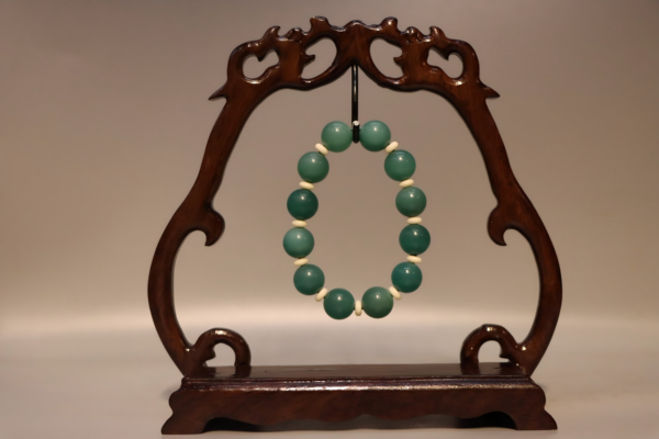 Yellowish-green jade bracelet