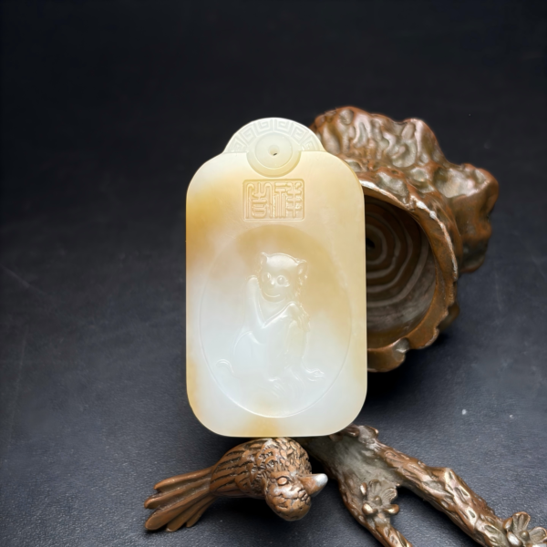 Hetian jade monkey-shaped pendant